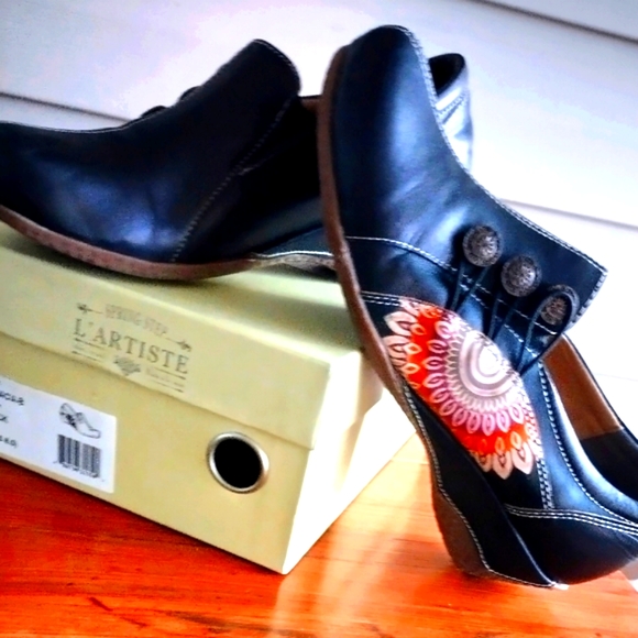 L'ARTISTE BY SPRING STEP - Picture 5 of 7